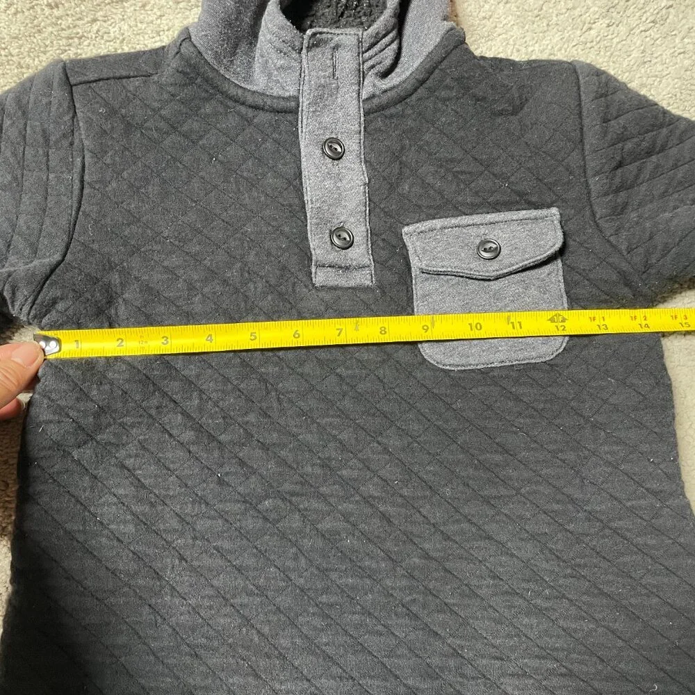 Old Navy Black and Gray Quilted Henley Hoodie Boys size small‎ 6-7